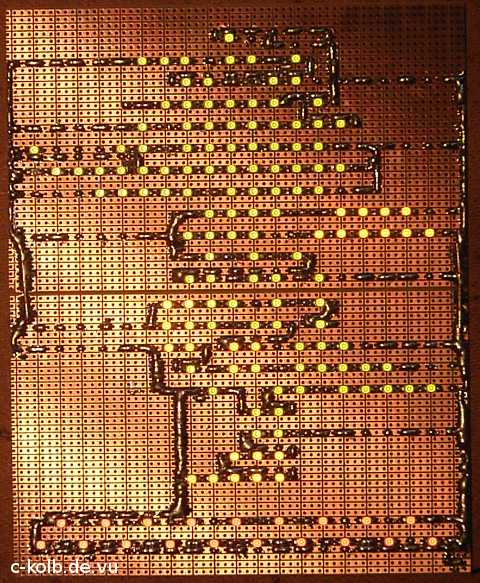 Tabaluga aus LEDs leuchtet in heller Umgebung