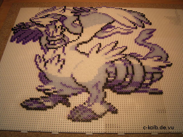 Reshiram Bügelperlen gesteckt